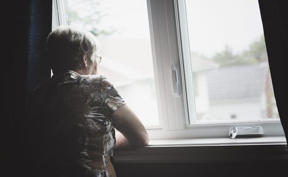 Estudio compara la soledad en ancianos de España y México