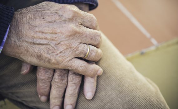 Efectos del cambio de hora en los ancianos en aislamiento