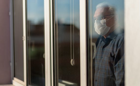 Los peligros del aislamiento social en personas mayores