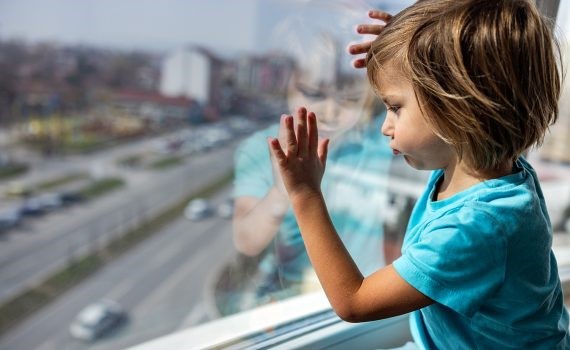 Al cerrar escuelas, la crisis afecta principalmente a los centros infantiles