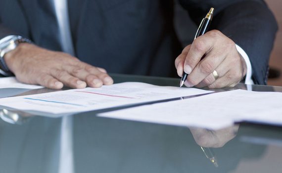 Pericia caligráfica, técnica utilizada para determinar la autenticidad de manuscritos y firmas