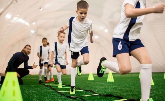 Los entrenamientos HIIT mejoran la salud de los niños