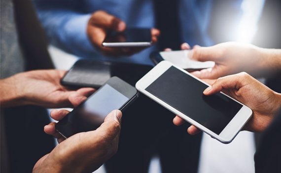 Adicción al teléfono, llamada “nomofobia”