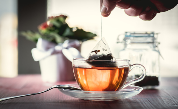 Té negro: cómo prepararlo para depurar el organismo y prevenir el cáncer de colon