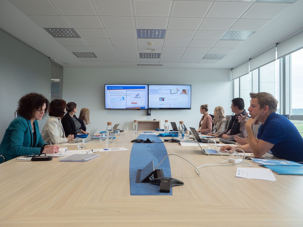 financen-lab-dia-veinte-cinco-dos-uno