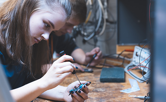 Educación vocacional: preparando el futuro profesional