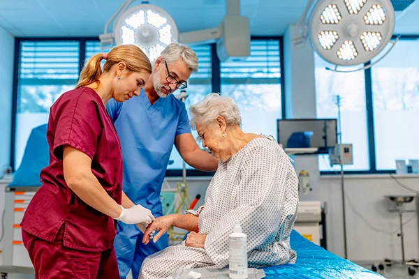 Índice de masa corporal y cirugía en adultos mayores: ¿cómo se relaciona el peso con los resultados postoperatorios?