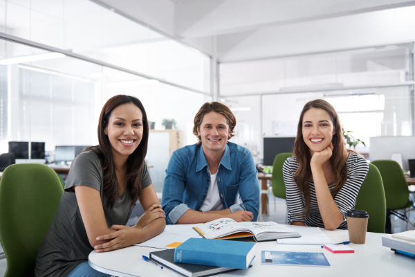 Amistades profesionales: un capital social clave para la carrera y el bienestar